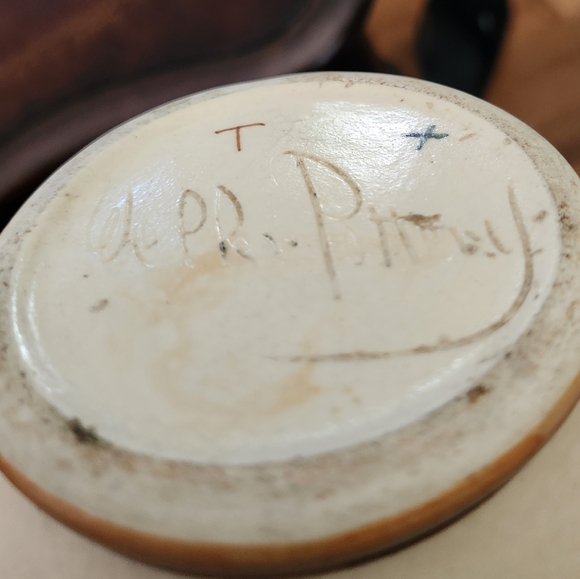 Vintage Weller Pottery Vase - Picture 10 of 14